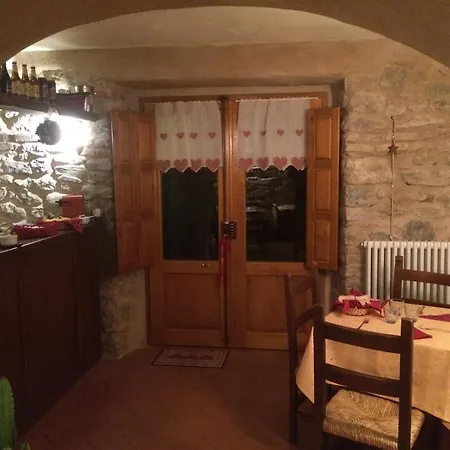 Farma I Chiosi Comano (Tuscany)